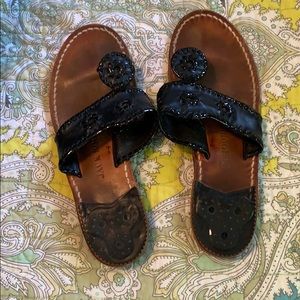 Jack Rogers- right heel needs repaired